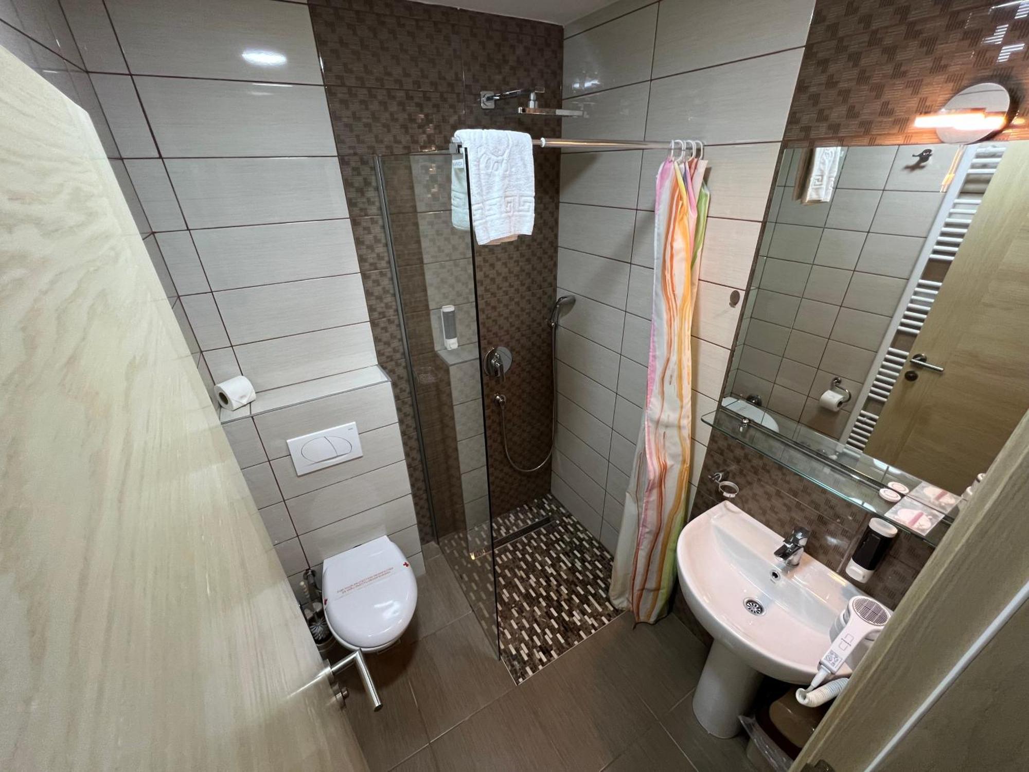 Hotel Nacional Free Parking Sarajevo Bilik gambar